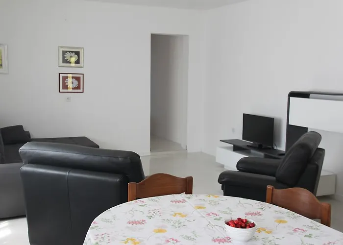 Mikulandra Apartment