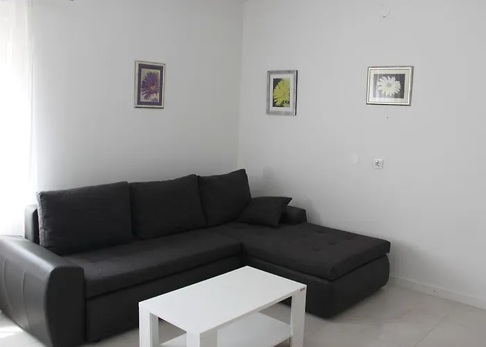 Mikulandra Apartment