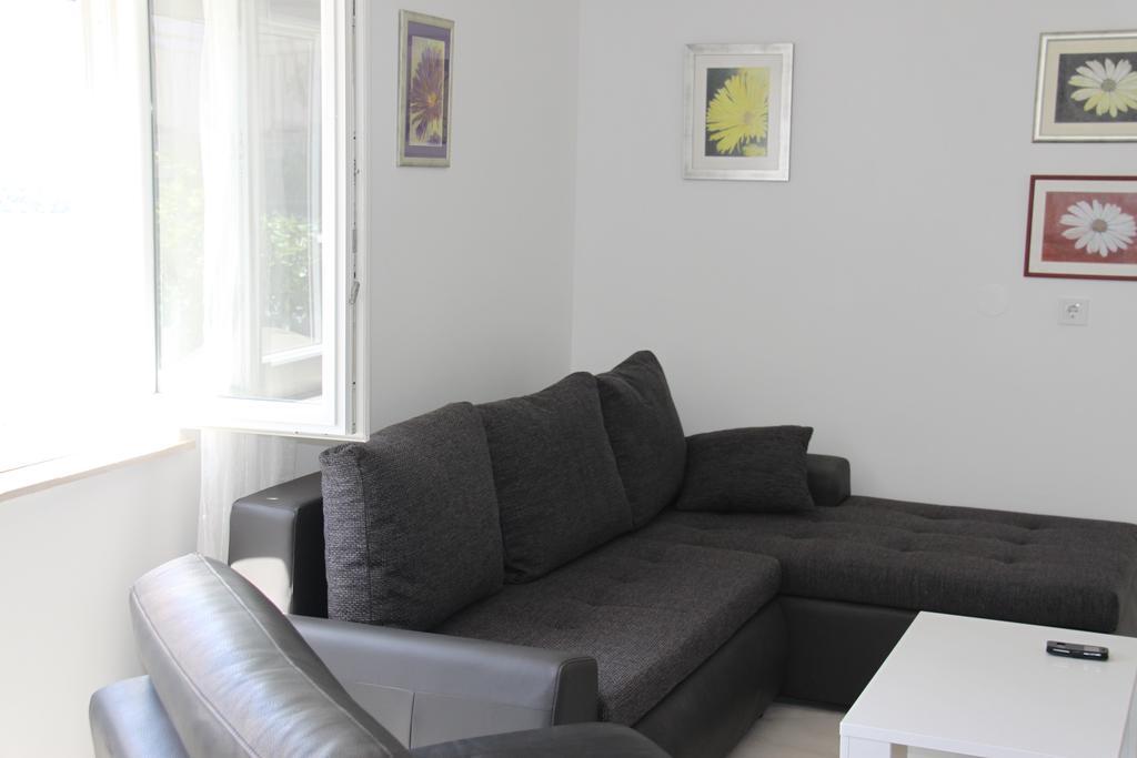 Apartment Mikulandra